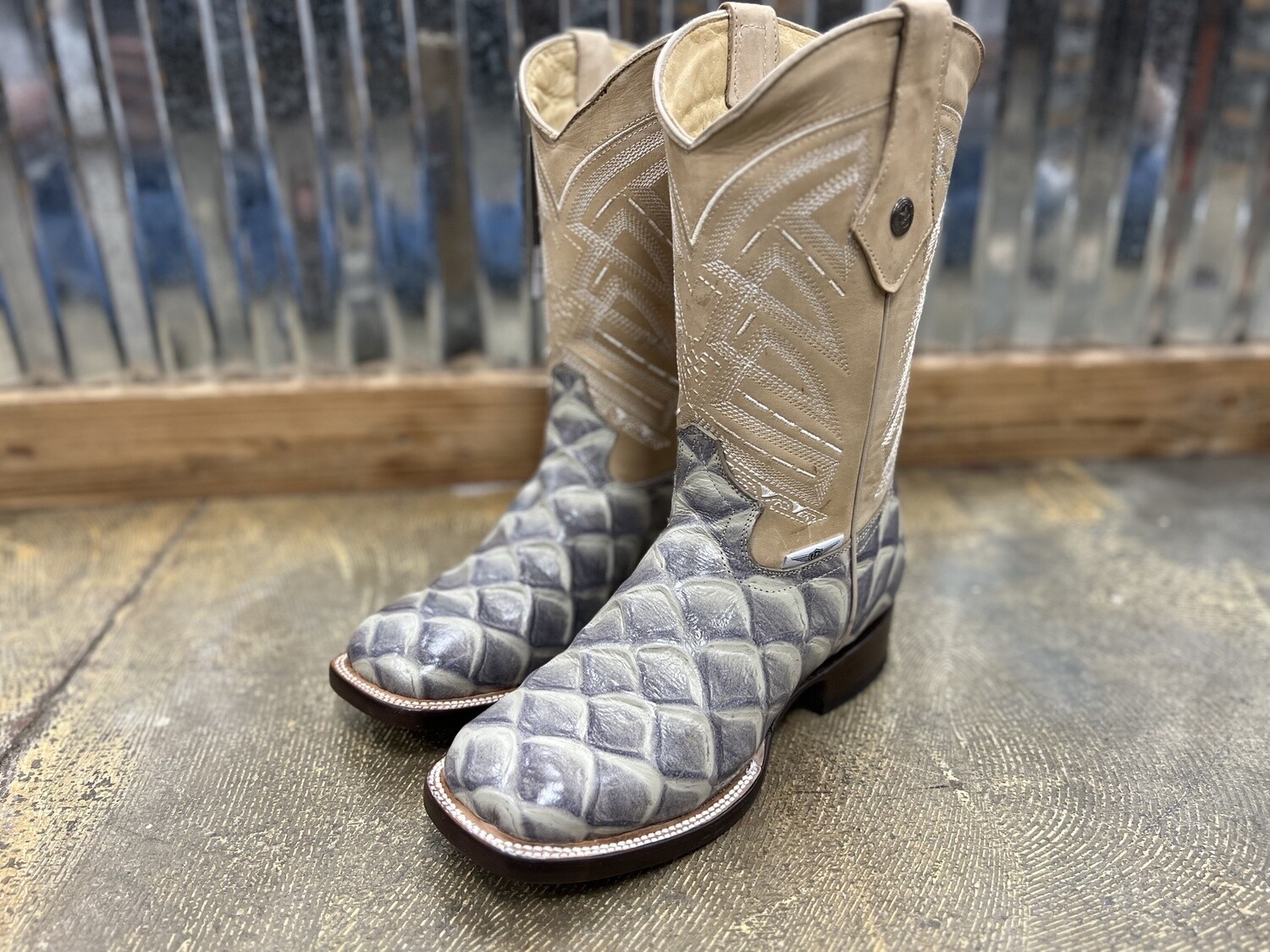 SMOKEY WHITE PIRARUCU PRINT