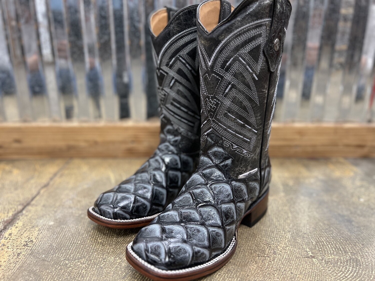 BLACK PIRARUCU PRINT