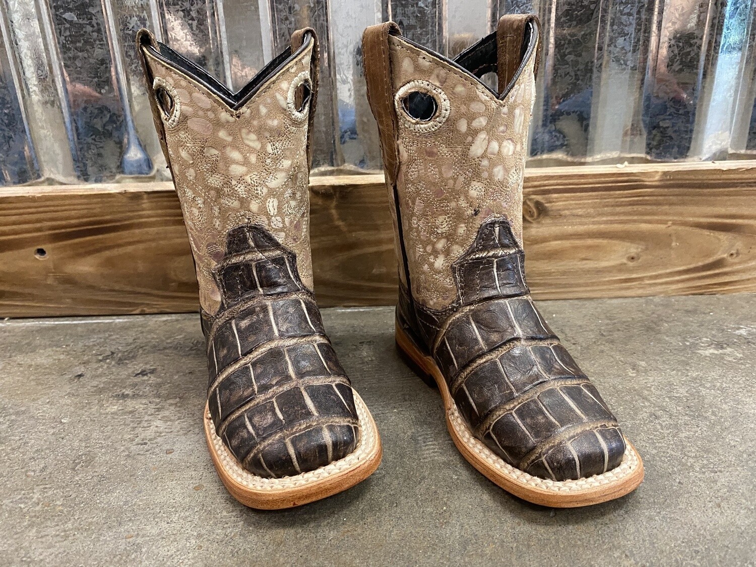 KIDS GIANT GATOR BOOTS