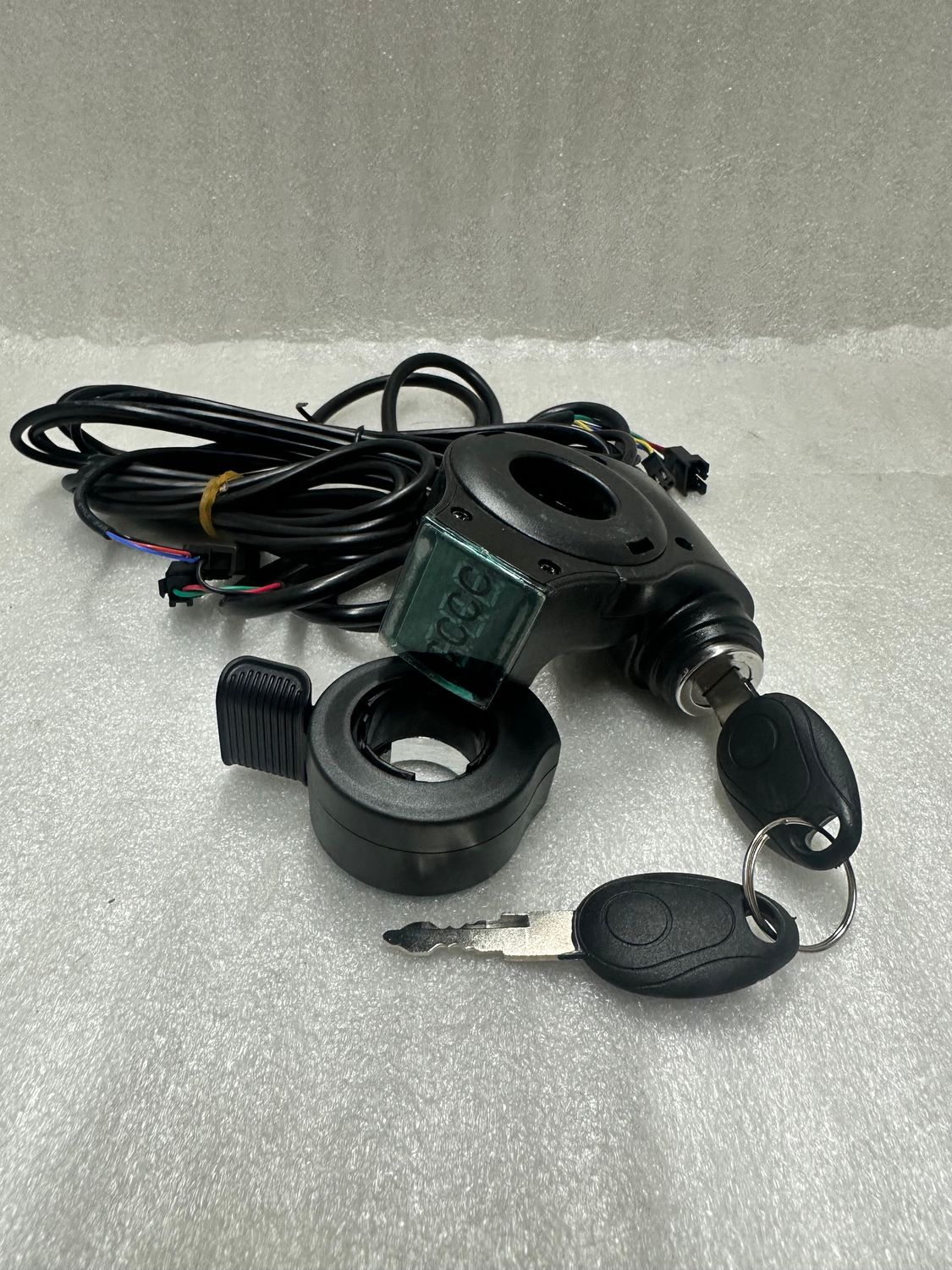 Cyclone Throttle, Twist style, keyed