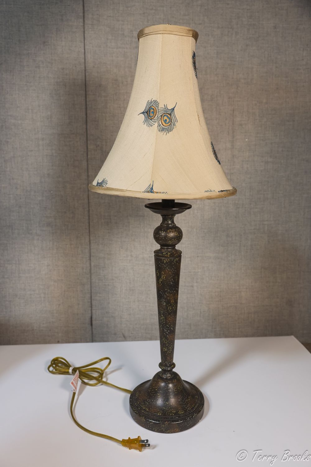 Vintage-Style Table Lamp