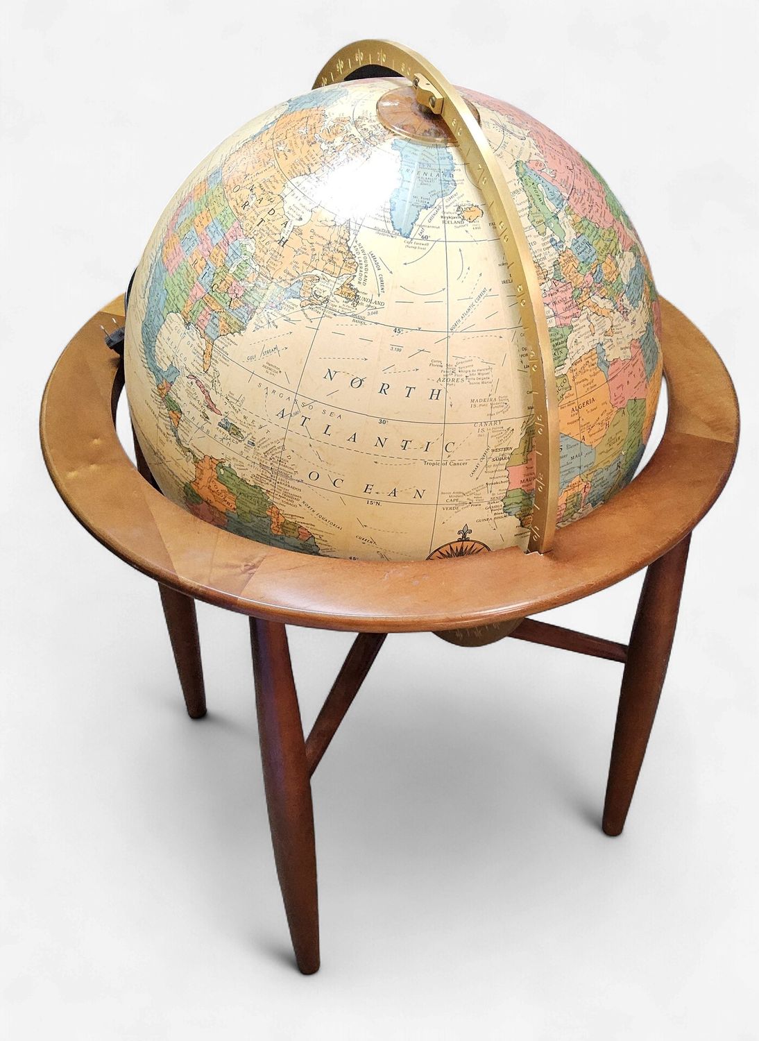 Finley 20" Illuminated Floor Heirloom - Replogle Globes