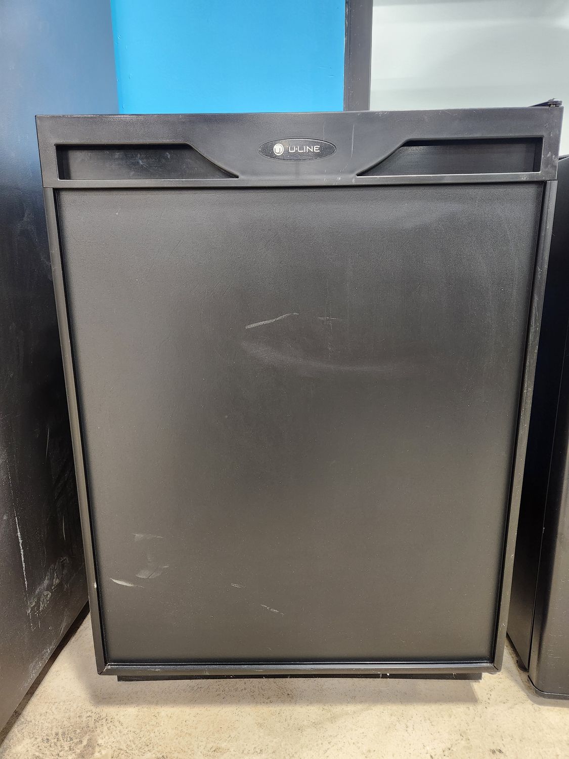 ULINE Mini Fridge Model U-117SRB-00