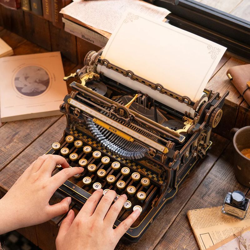 DIY Mechanical Typewriter - Classic