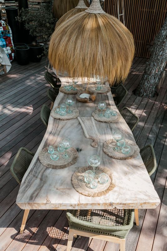 Table Suar