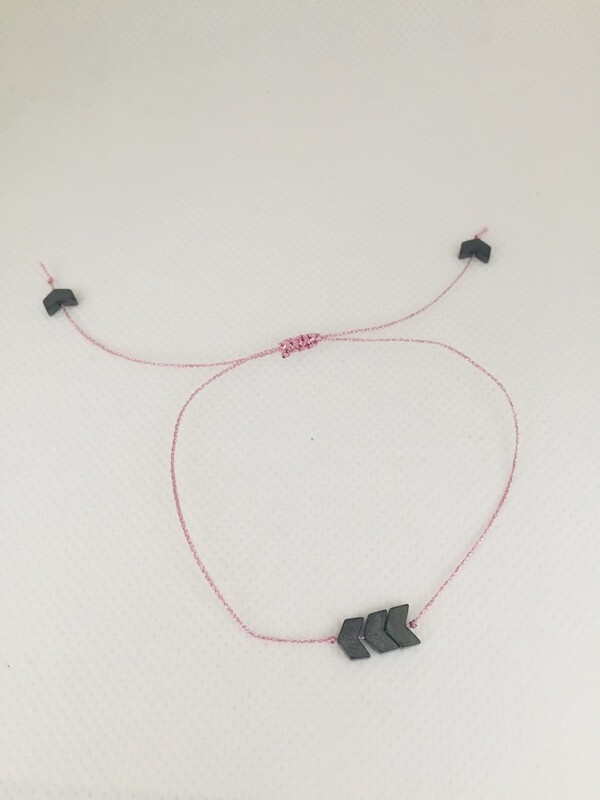 Roze met hematiet accent