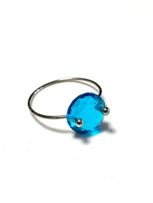 Fijne ring met facetsteen