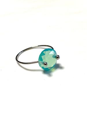 Fijne ring met facetsteen