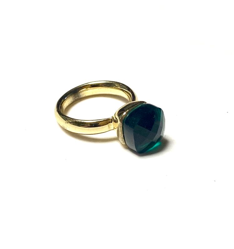 Ring met vierkante steen