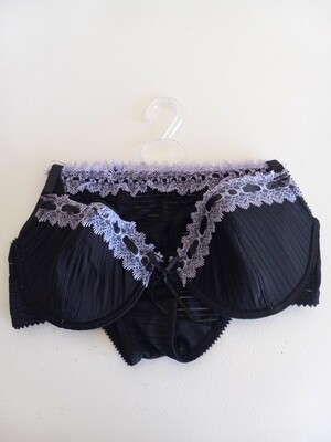 Beautiful Lace 3-set Panties & Bra's