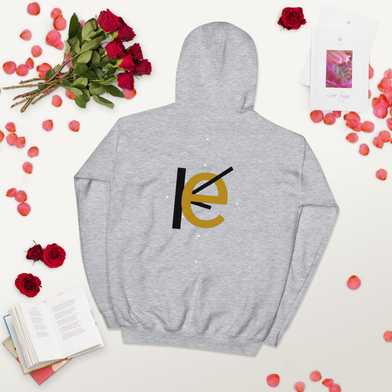 Luhury streetwear  jetzt endeken  hodie von kery2367 