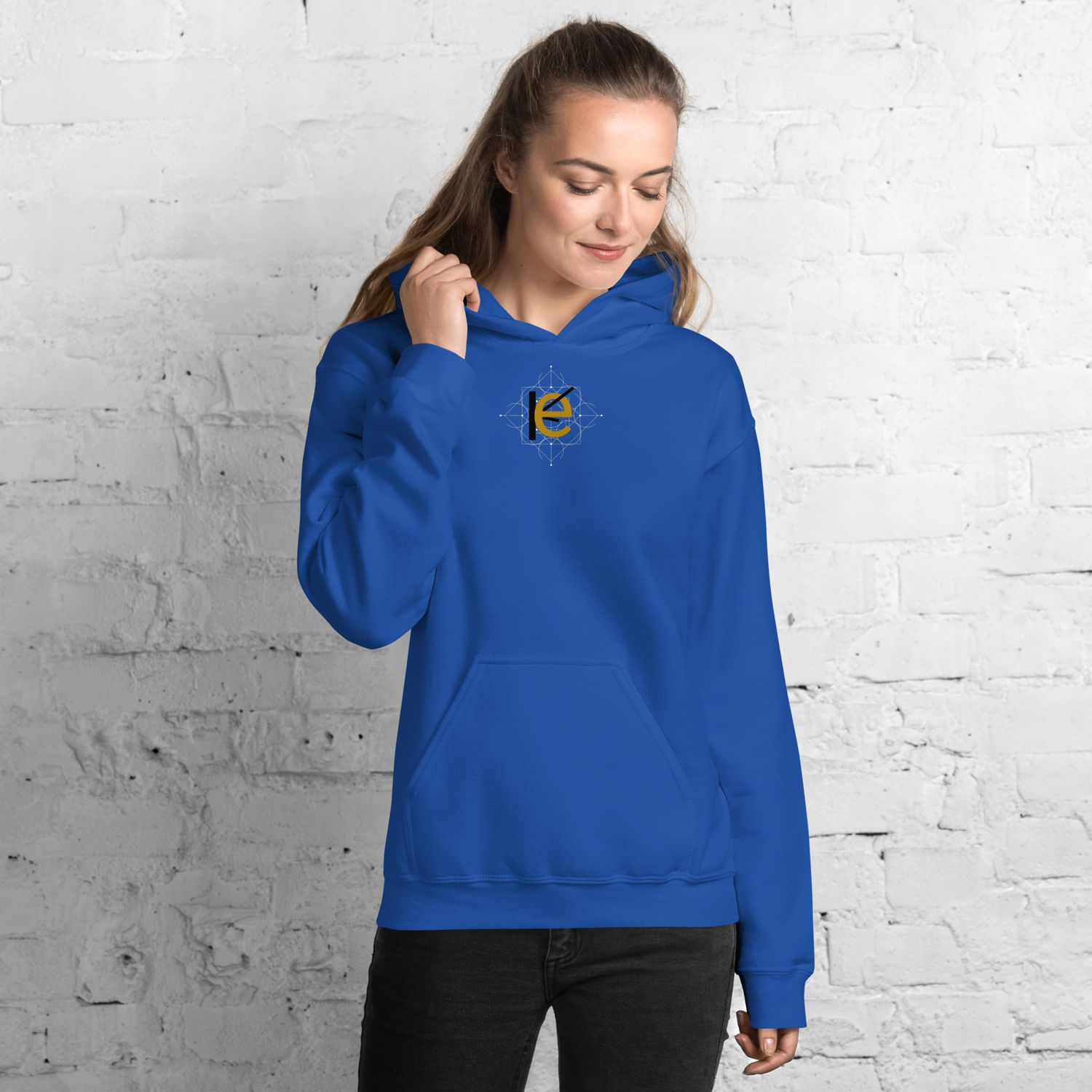 Luhury streetwear  jetzt endeken  hodie von kery2367 