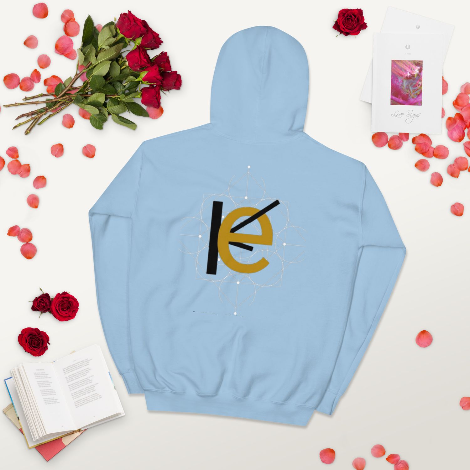 Luhury streetwear  jetzt endeken  hodie von kery2367 