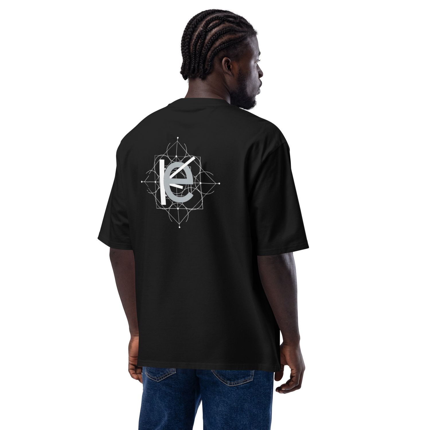 Luxury streetwear-Urban Look mit einem Oversized T-Shirt – ein absolutes Must-Have für Streetwear-Fans.**