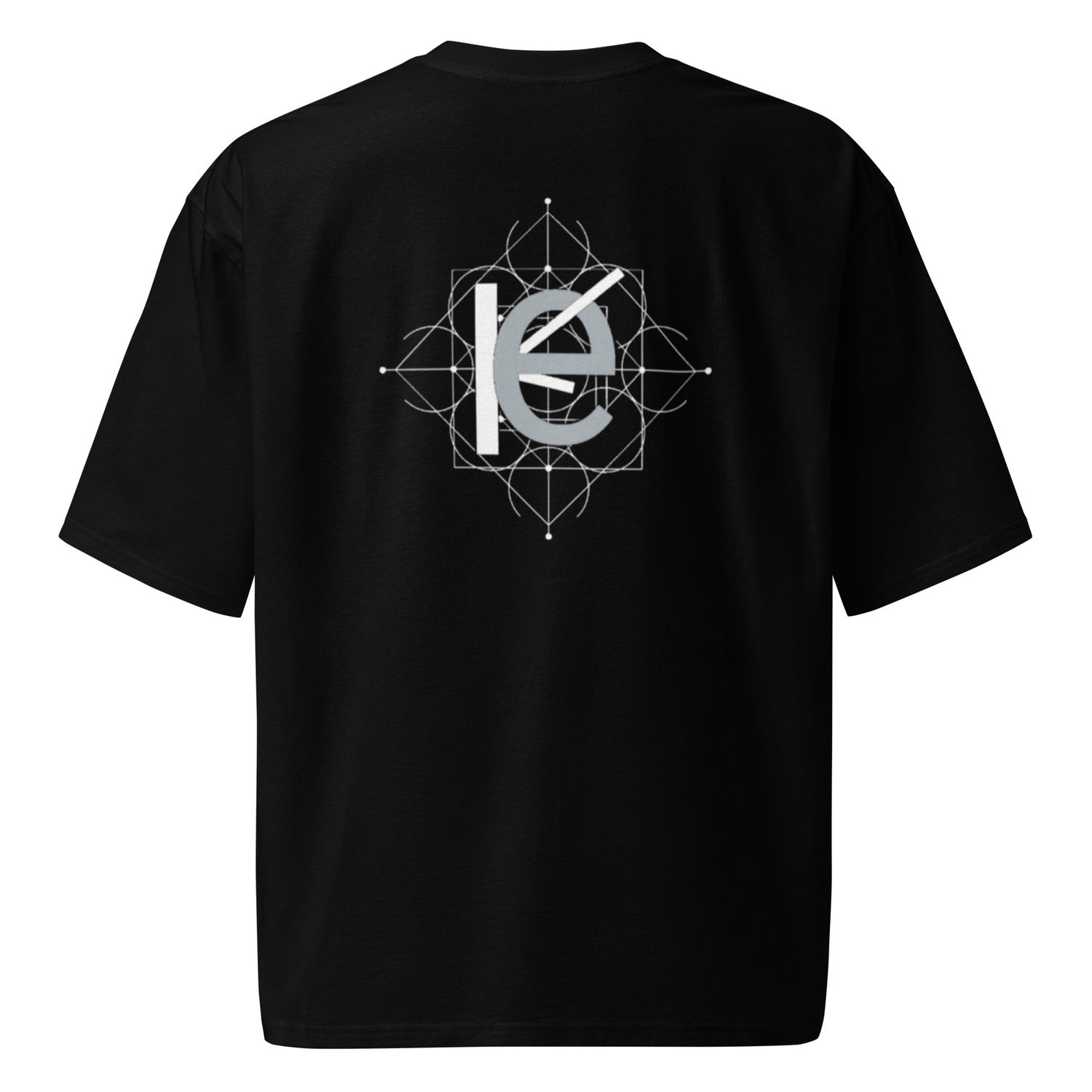 Luxury streetwear-Urban Look mit einem Oversized T-Shirt – ein absolutes Must-Have für Streetwear-Fans.**