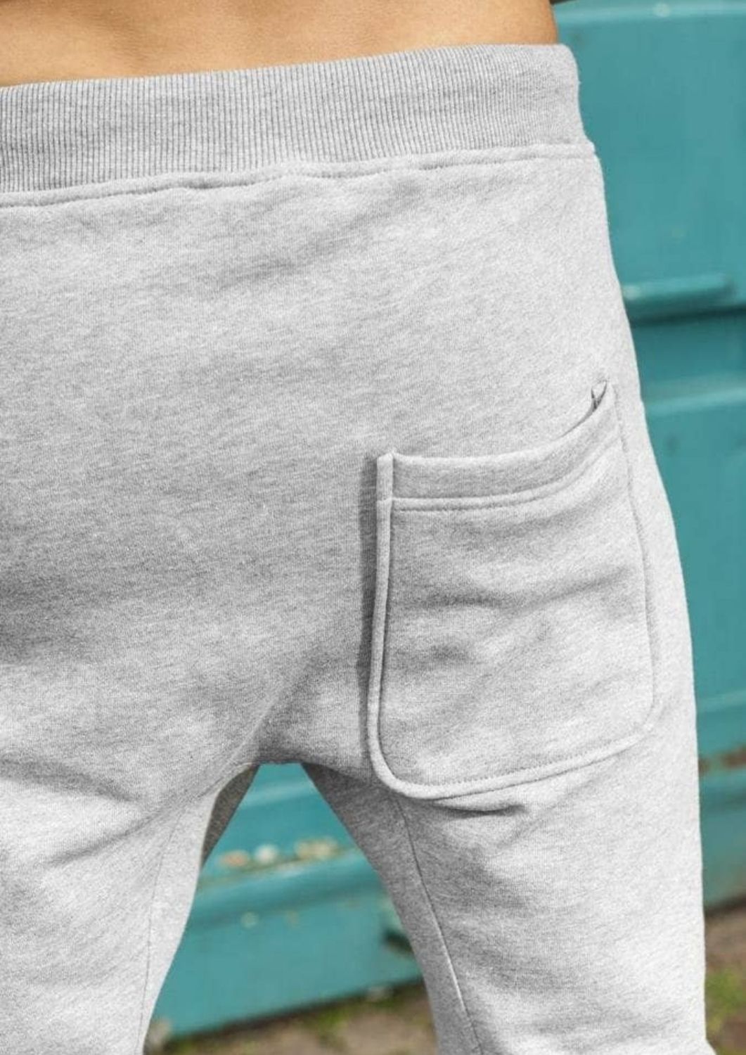 kery2367-deep-crochet-sweatpants-getragen-oversized-streetwear-look