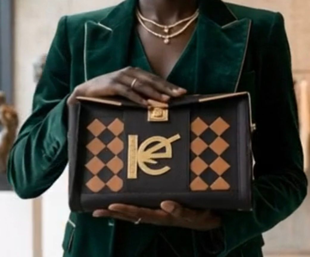 Luxury streetwear-„Unbesigbare“ – Mehr als nur eine Tasche. Ein Statement.