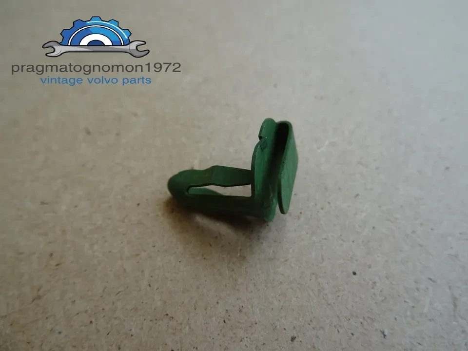 VOLVO 95290 AMAZON 121 122 P1800 PV 544 DUETT DOOR PANEL CLIP GENUINE VOLVO