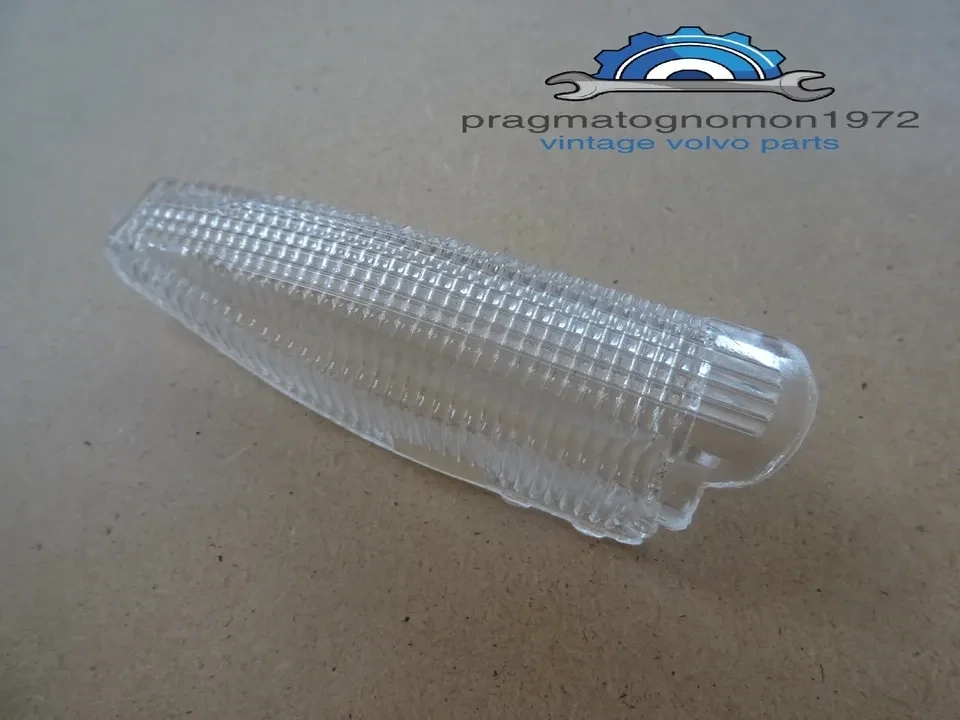 VOLVO 668418 P1800 INTERIOR LIGHT LENS 1963-1971