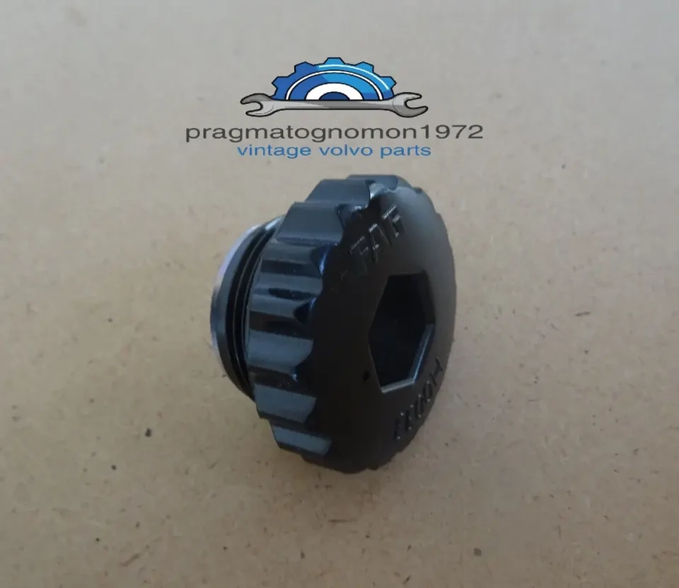 VOLVO 666144 AMAZON 121 122 P1800 BRAKE CYLINDER CAP GENUINE NEW