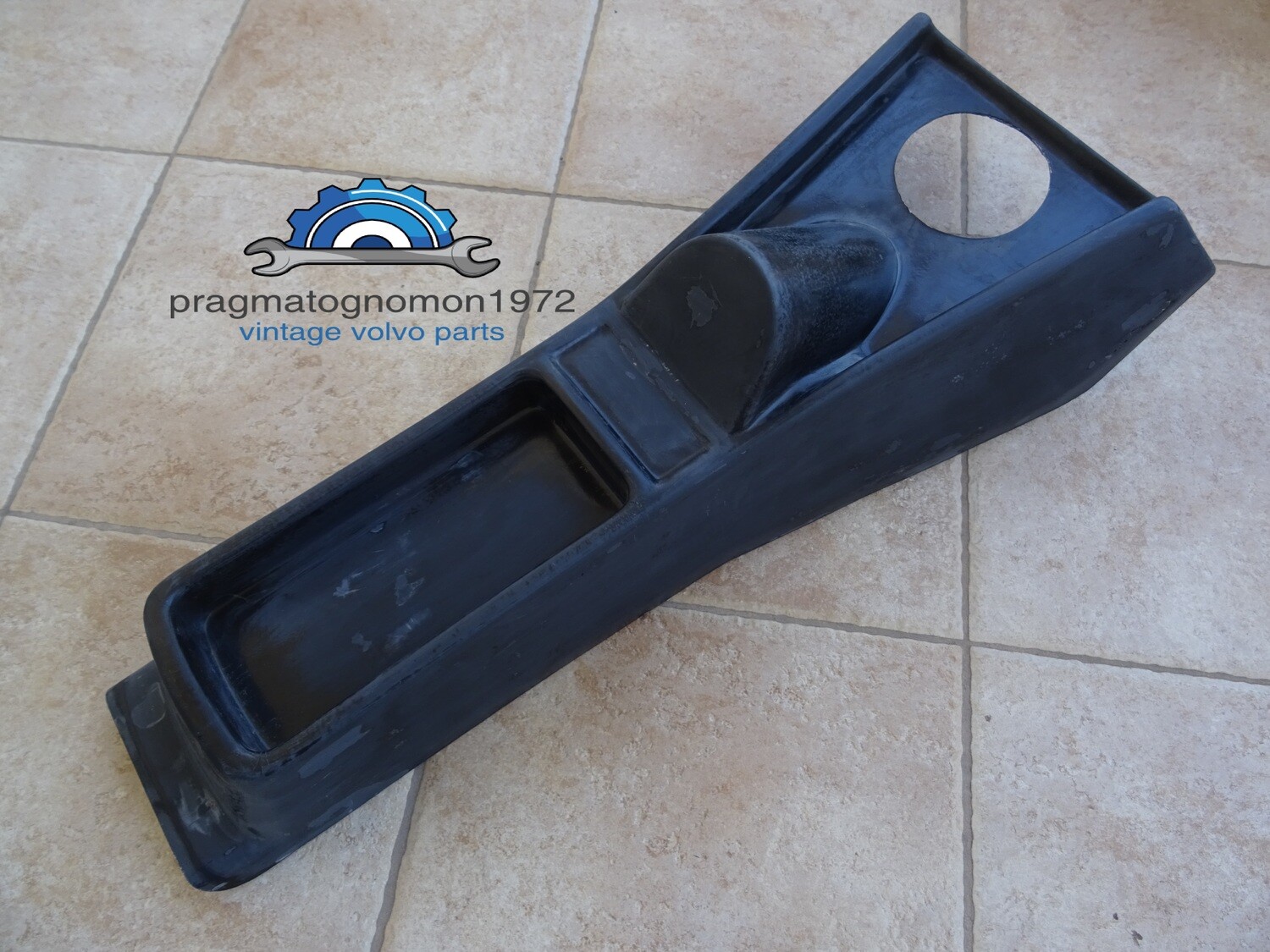 AMAZON 121 122 FIBERGLASS CENTER CONSOLE (not thin plastic)