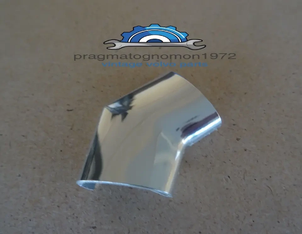 VOLVO AMAZON JUNCTION TRIM REAR WINDOW MOLDING L+R NEW
