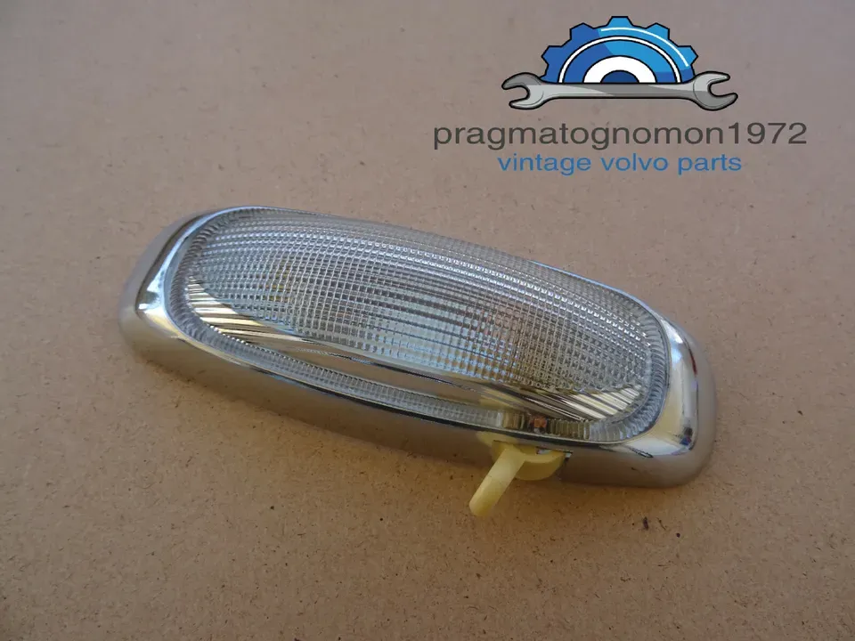 VOLVO 662109 AMAZON 121 122 PV544 210 INTERIOR LIGHT LAMP NEW