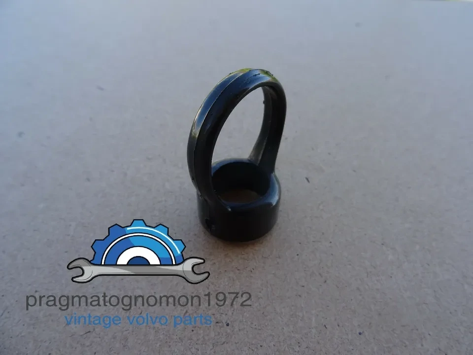 VOLVO 660651 AMAZON 121 122 PV544 P1800 140 ORIGINAL HANDBRAKE EYELET PLASTIC new