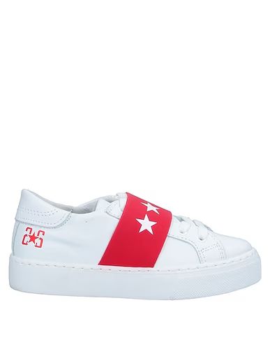 2STAR
Sneakers