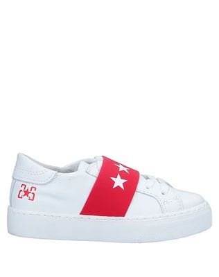 2STAR
Sneakers