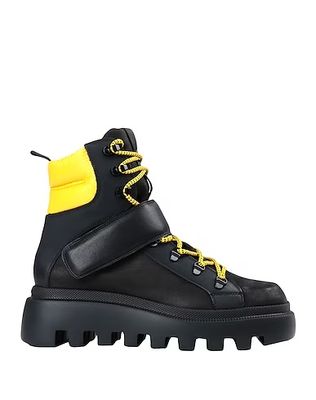 VIC MATIĒ Ankle boots