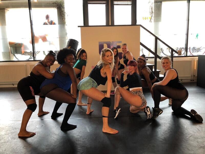 Twerk &amp; Pole