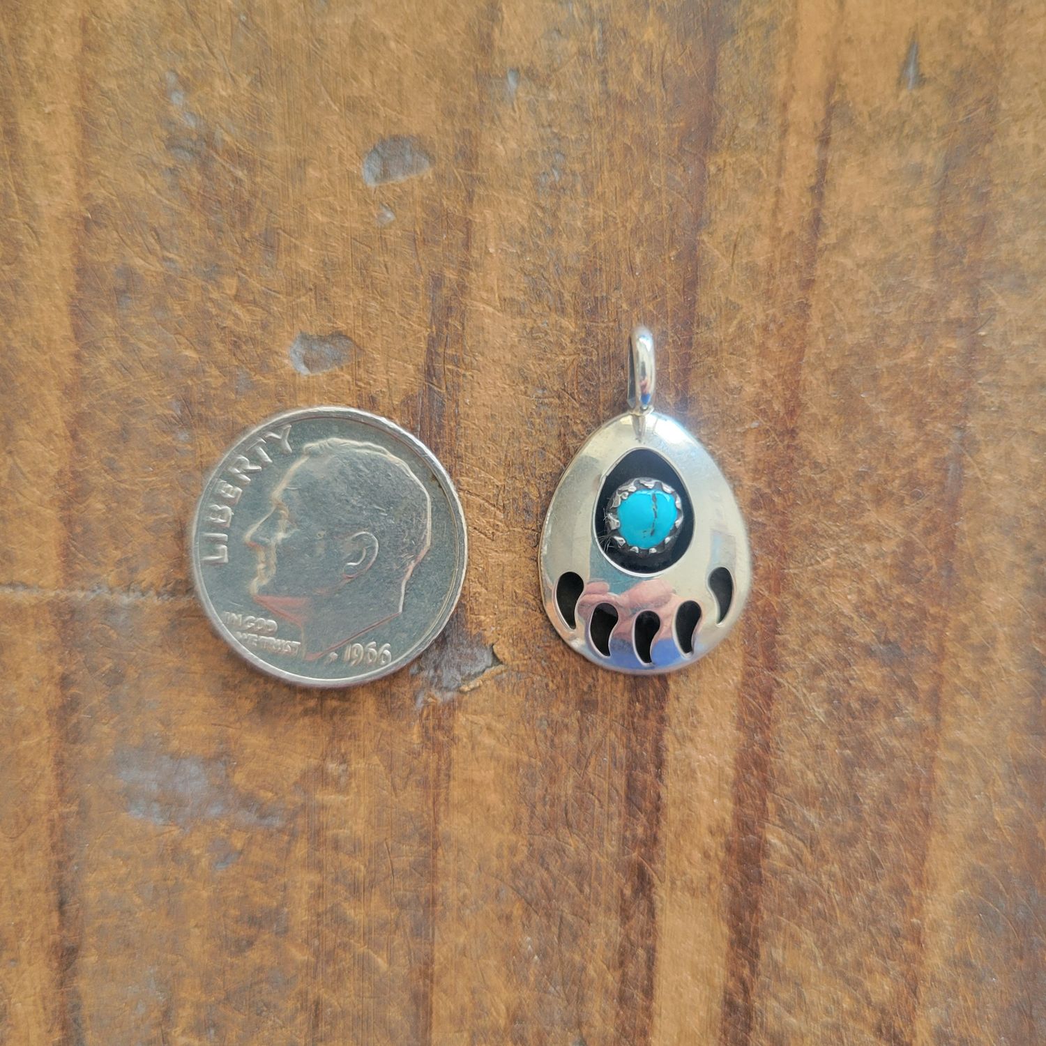 Bear Paw Pendant, sterling silver on 20&quot; chain, Size: Medium