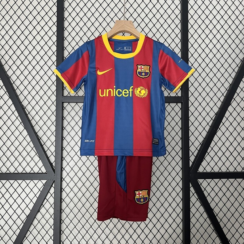 Barcelona FC 2010/11 Home Kid&#39;s Jersey &amp; Shorts - Retro