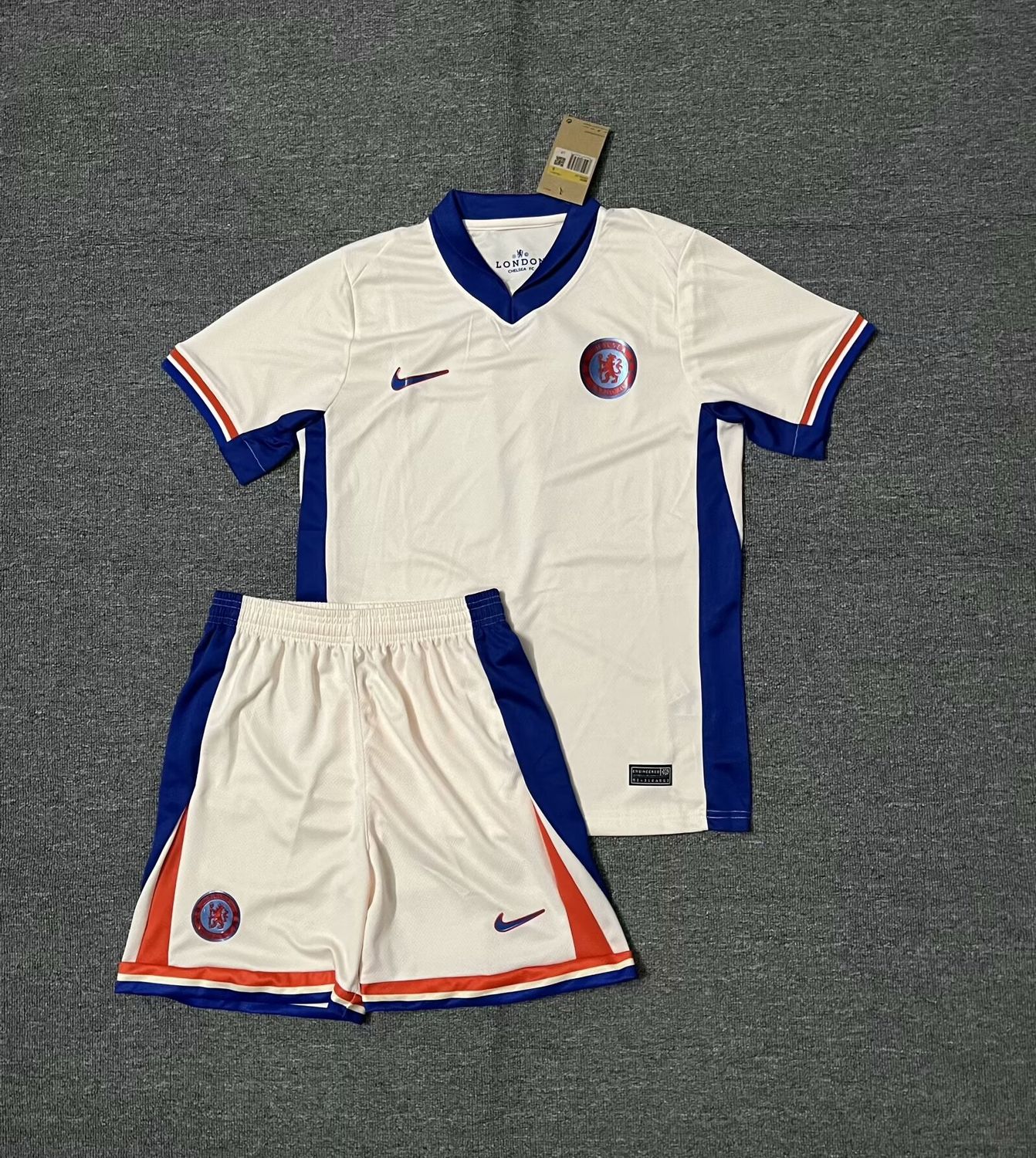 Chelsea 24/25 Away Kid&#39;s Jersey &amp; Shorts