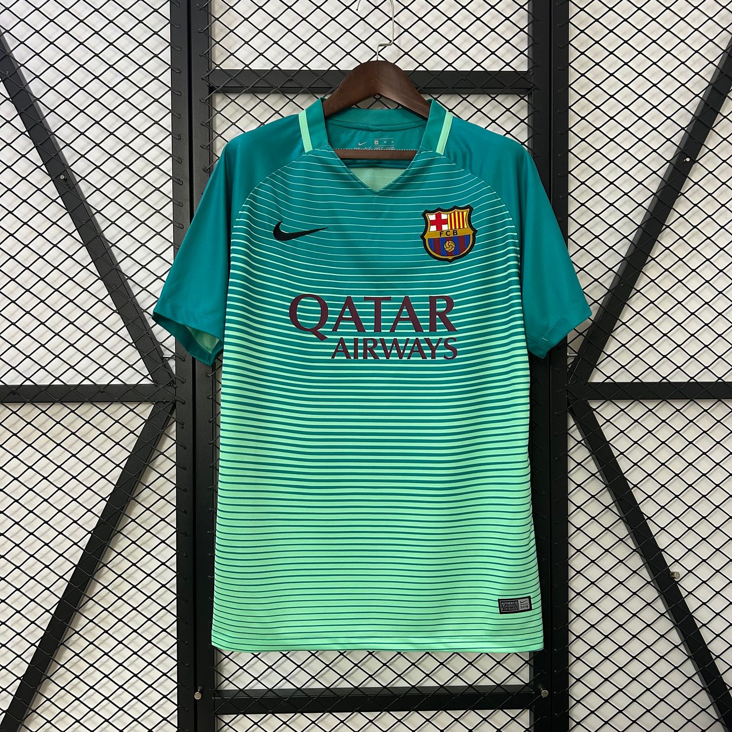 Barcelona FC 2016/17 Third Men&#39;s Jersey- Retro