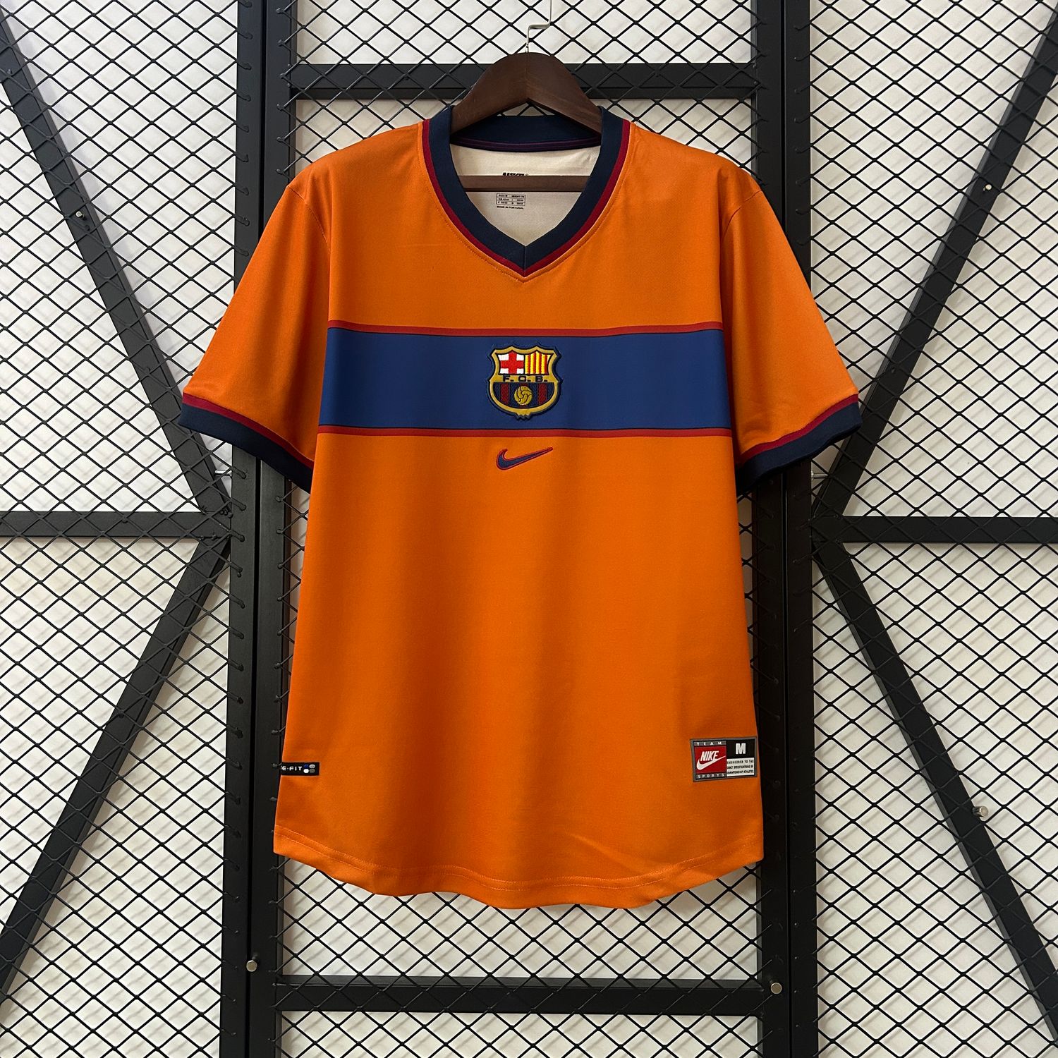 Barcelona FC 1998/99 Third Men&#39;s Jersey- Retro