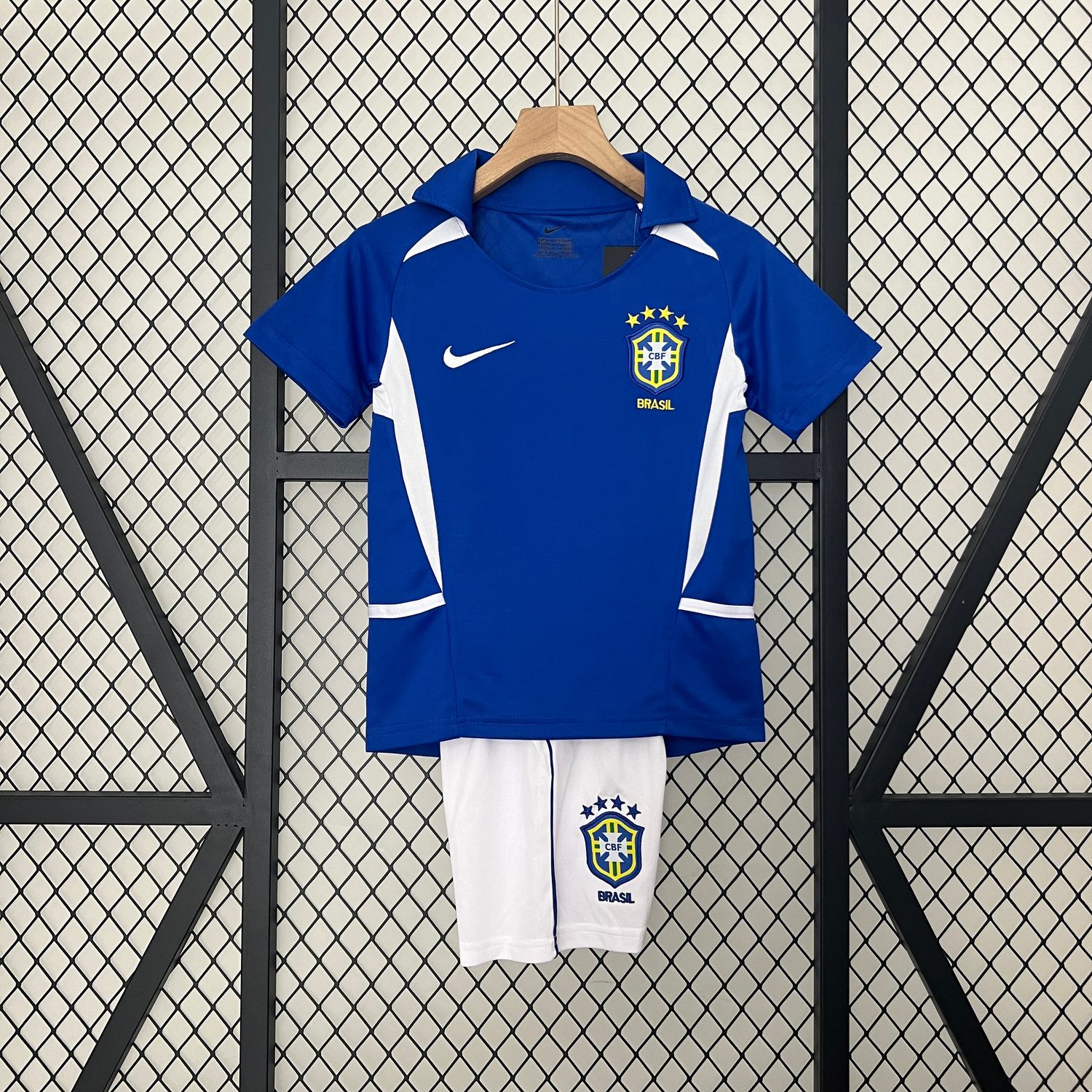 Brazil 2002 Away Kid&#39;s Jersey &amp; Shorts - Retro