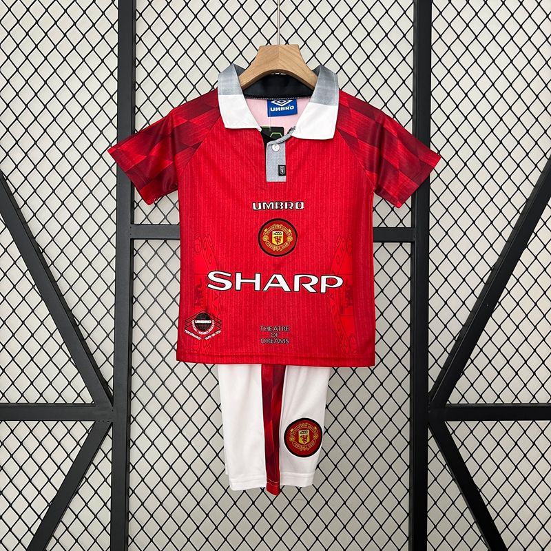 Manchester United 1996/97 Home Kid&#39;s Jersey &amp; Shorts- Retro