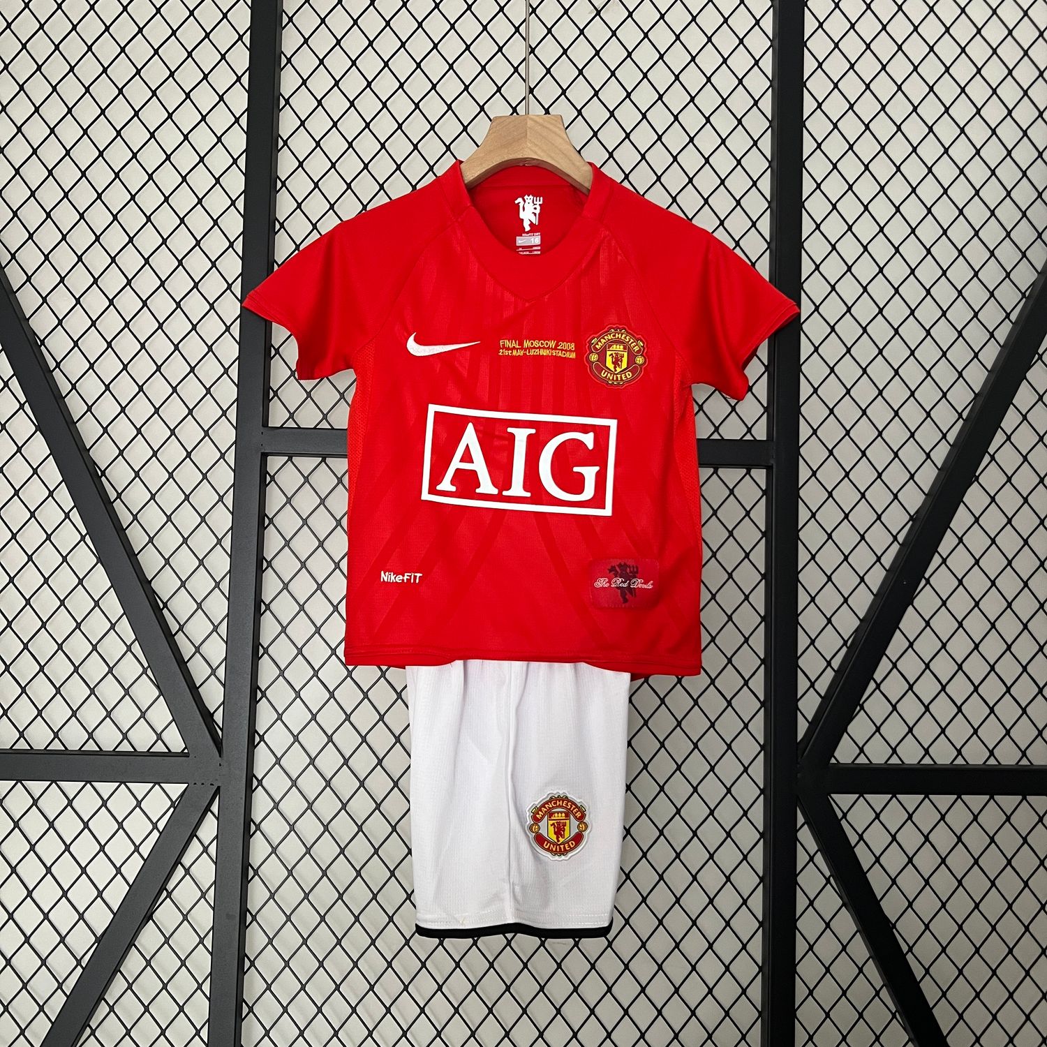 Manchester United 2007/08 Home Champions League Final Kid&#39;s Jersey &amp; Shorts- Retro