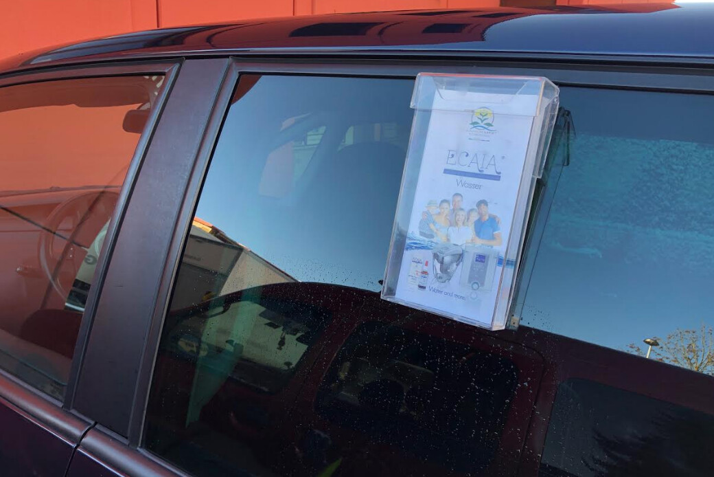 Prospekthalter für Fahrzeuge