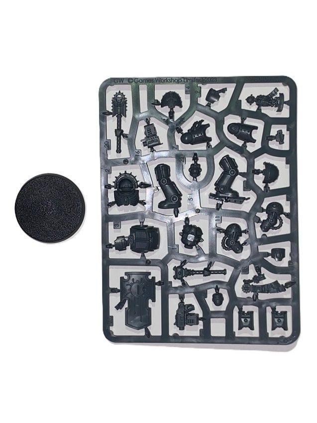 Space Marines Chaplain In Terminator Armour Single Figure On Sprue - BS