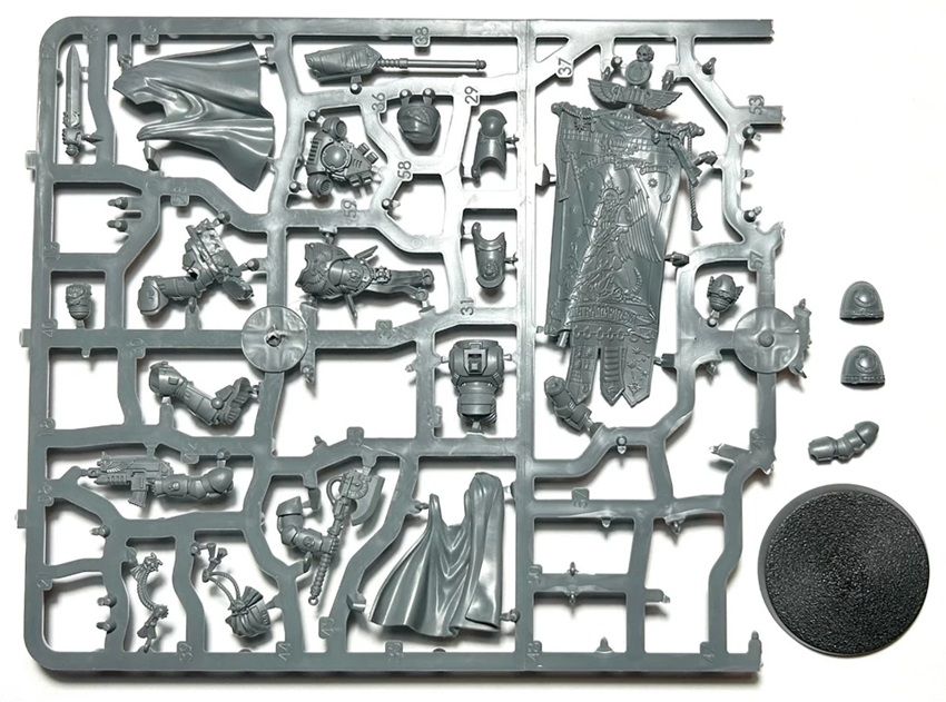 Ultramarines NEW Victrix Honour Guard / Ancient Banner Bearer Single Figure  On&Off Sprue
