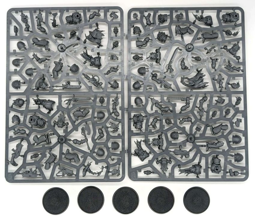Red Corsairs Raiders Chaos Marines 5 Man On Sprues - CPRC