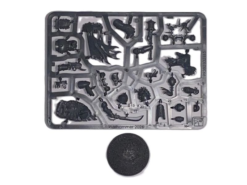 Red Corsairs Reave-Captain On Sprue - CPRC