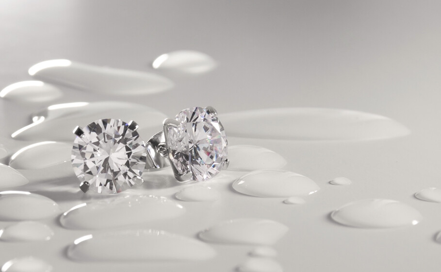 FH2 10mm CZ Stud Earrings (Pierced)