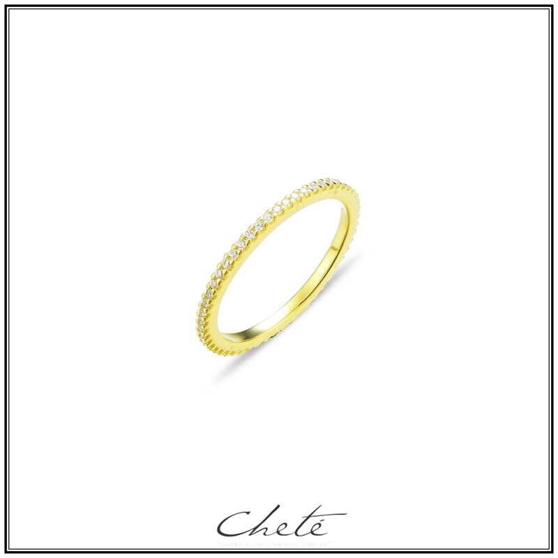 Fijne ring gold plated bezet met heldere steentjes  M54