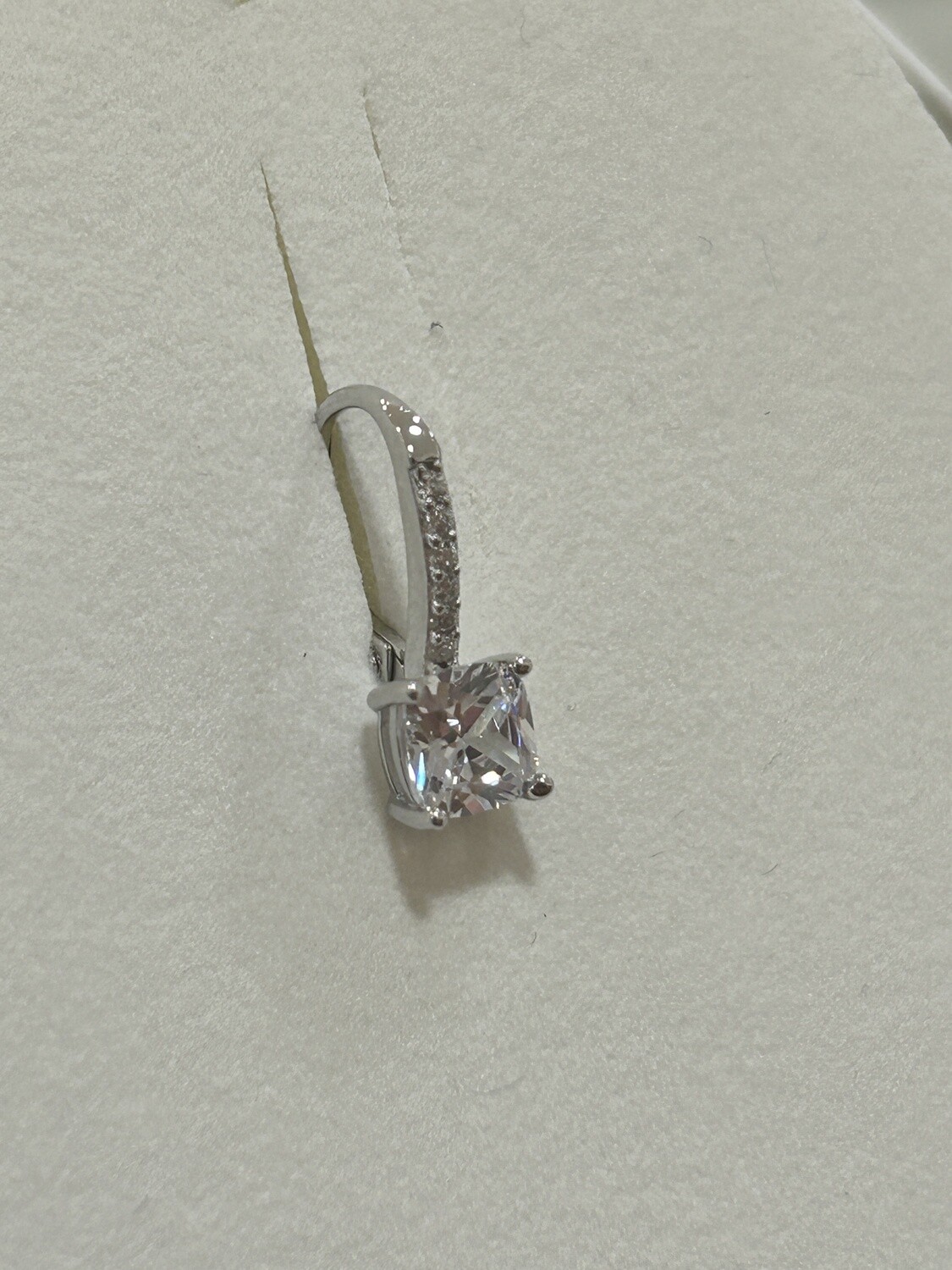 Brisure zilver met steentjes en kristal