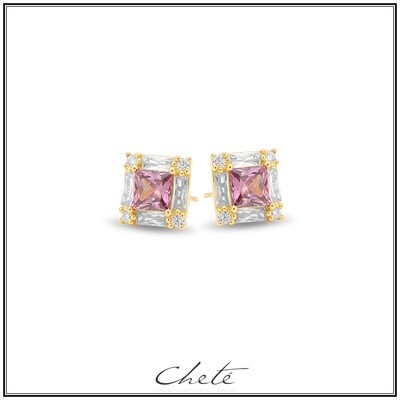 Oorstekers zilver, gold plated roze vierkante steen met steentjes
