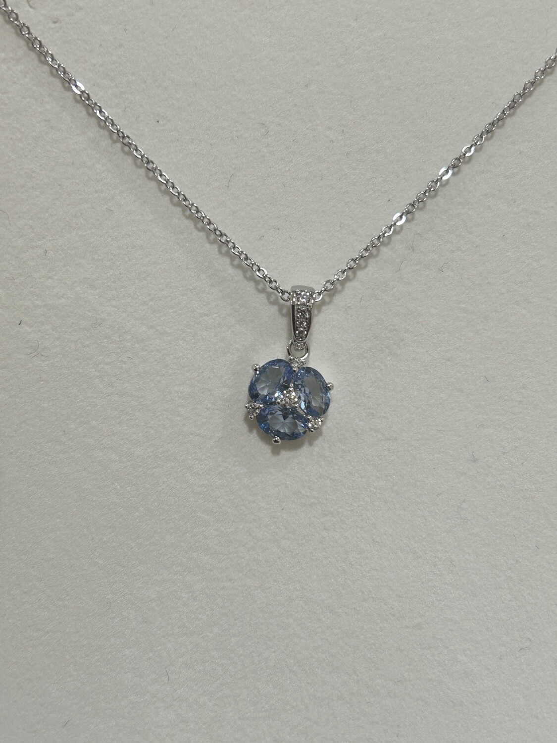 Ketting Zilver met hanger blauwe steen